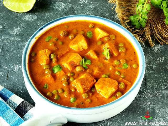 MATAR PANEER VEG